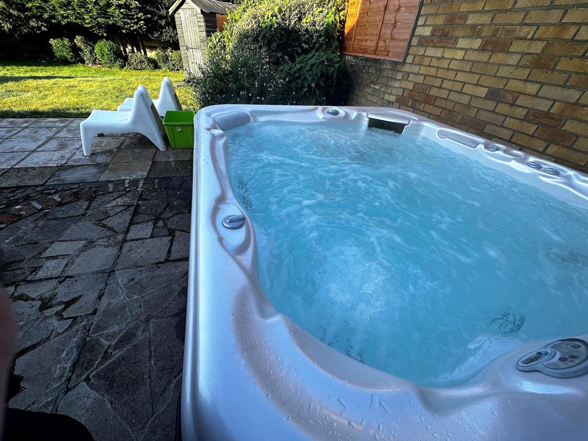 Kennedy Villa - 5 Bedroom House With Hot Tub, Wifi, Free Parkings, Close To Bicester Village Exteriér fotografie