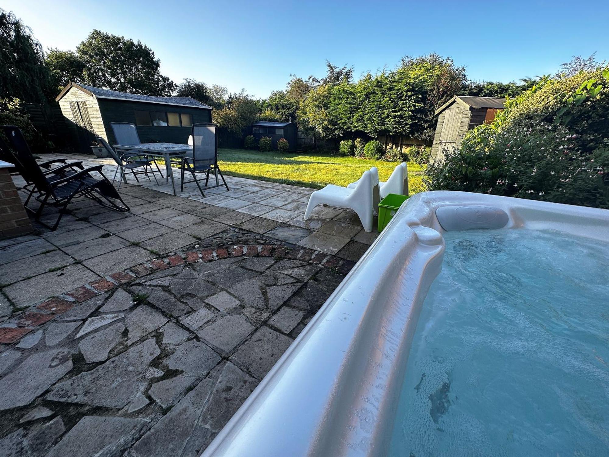 Kennedy Villa - 5 Bedroom House With Hot Tub, Wifi, Free Parkings, Close To Bicester Village Exteriér fotografie