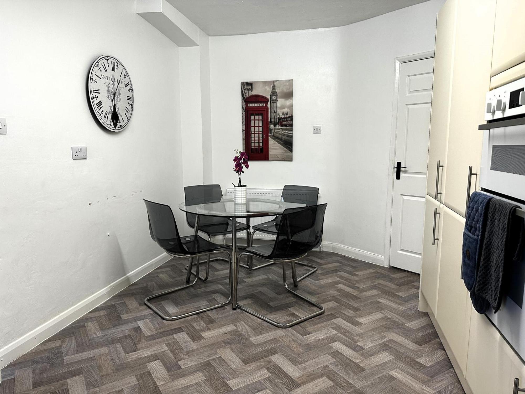 Kennedy Villa - 5 Bedroom House With Hot Tub, Wifi, Free Parkings, Close To Bicester Village Exteriér fotografie