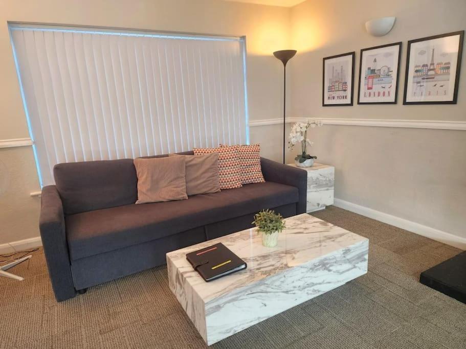 Kennedy Villa - 5 Bedroom House With Hot Tub, Wifi, Free Parkings, Close To Bicester Village Exteriér fotografie